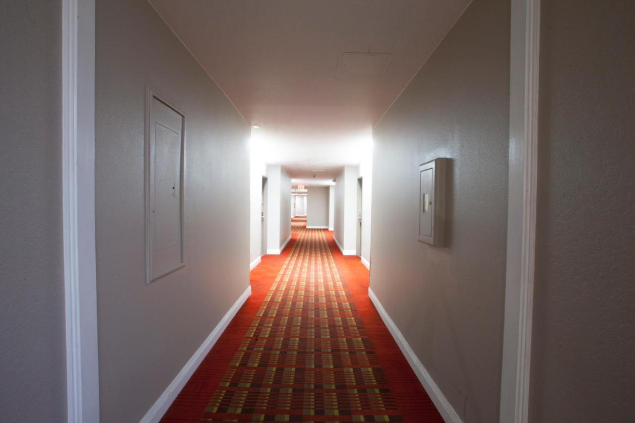 Ramada By Wyndham Barstow Hotel Exterior foto