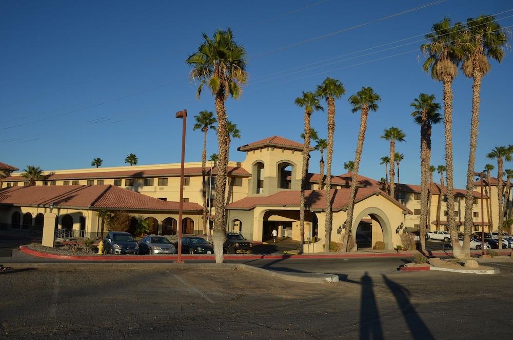 Ramada By Wyndham Barstow Hotel Exterior foto